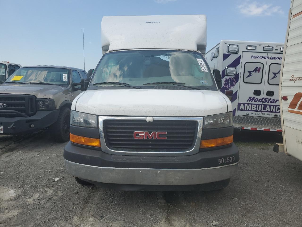 2023 GMC Savana Cutaway G3500 - Фото 5