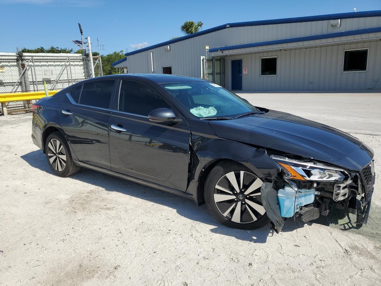 2022 Nissan Altima Sv - Image 4
