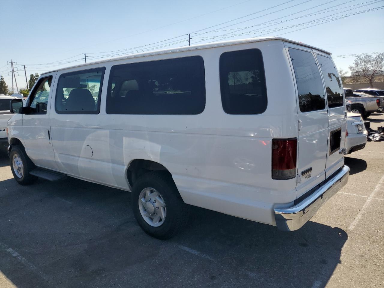 2007 Ford Econoline E350 Super Duty Wagon - Фото 2