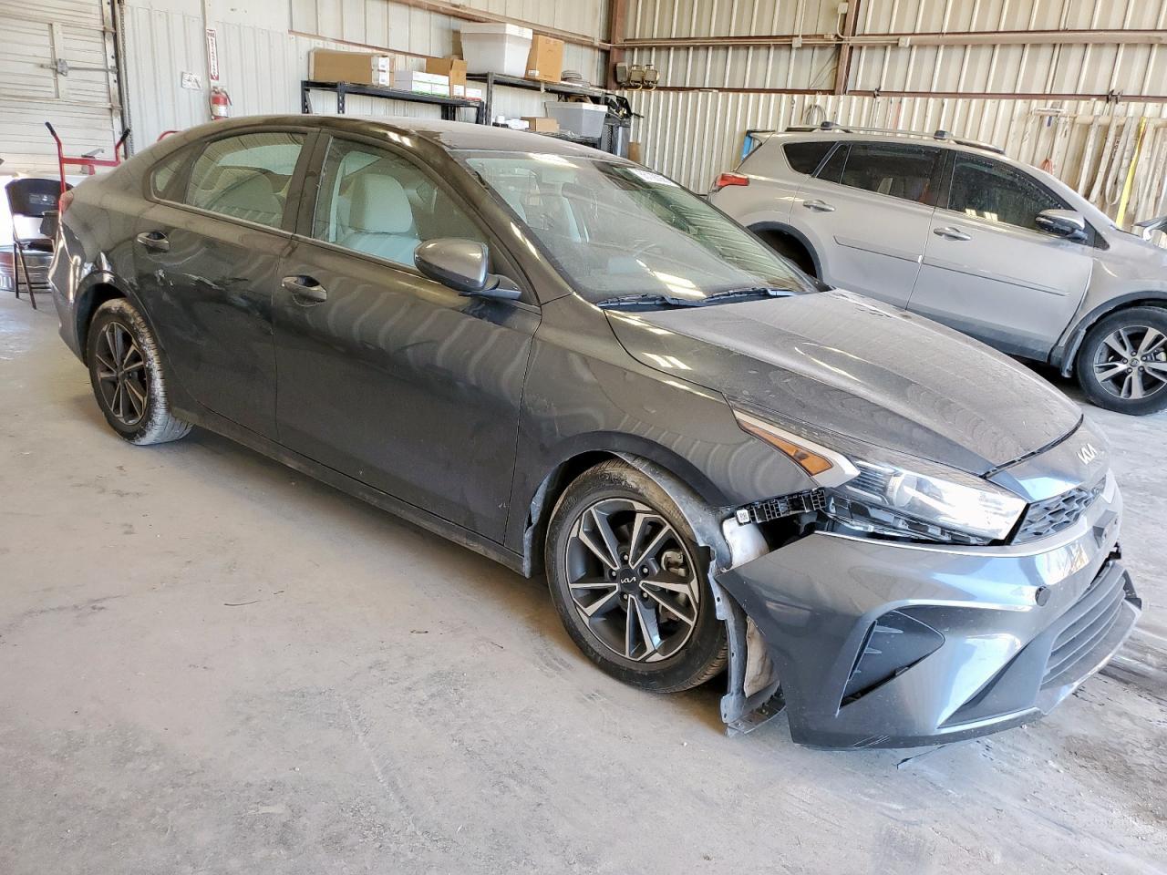 2023 Kia Forte Lx - Image 4