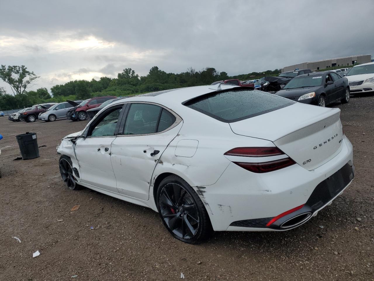 2022 Genesis G70 Base - Фото 2