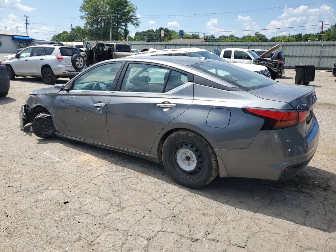 2019 Nissan Altima S - Фото 2