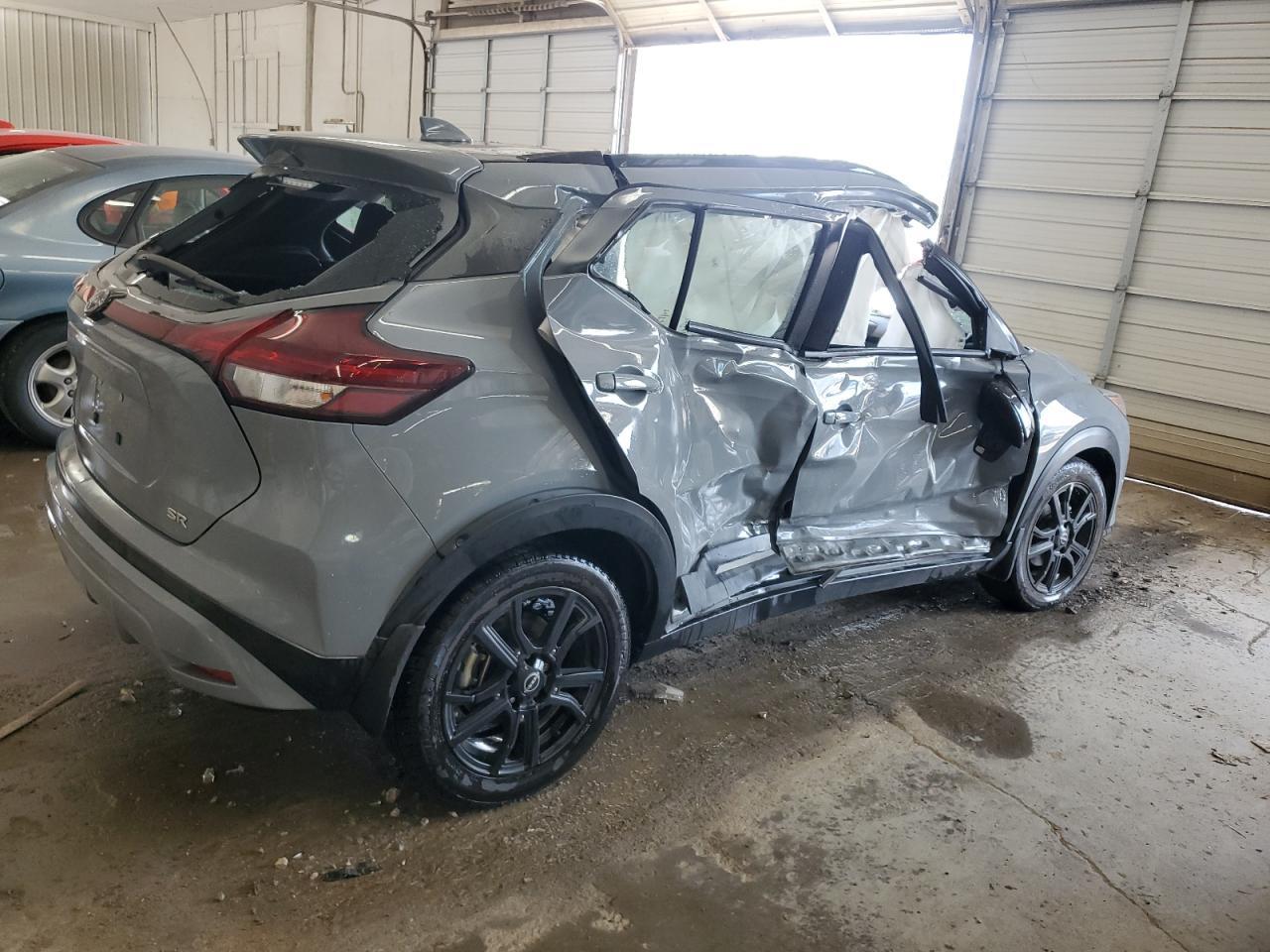 2022 Nissan Kicks Sr - Фото 3