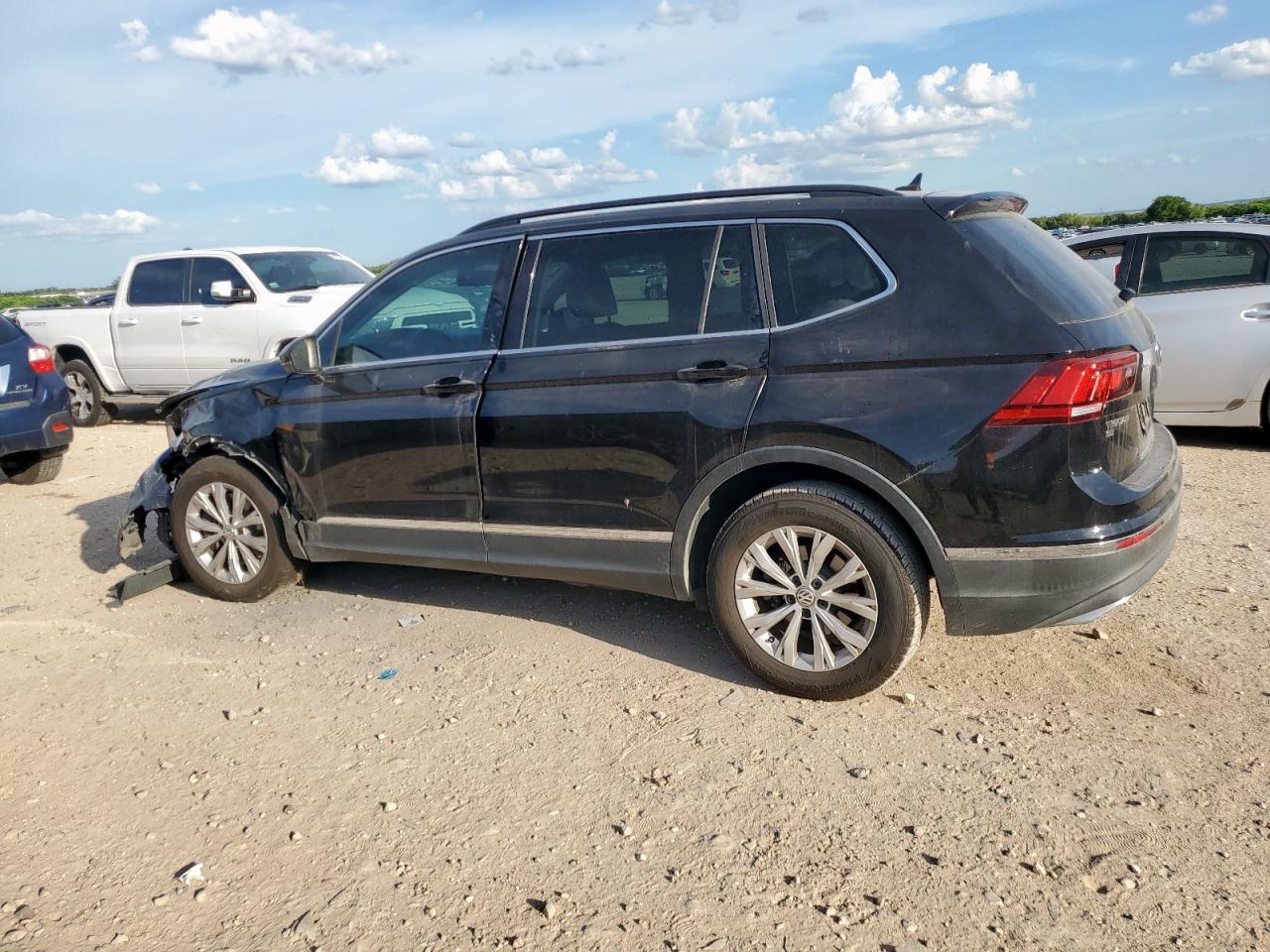 2018 Volkswagen Tiguan Se - Image 2