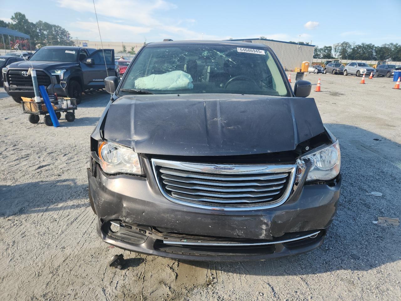 2016 Chrysler Town & Country Touring - Image 5