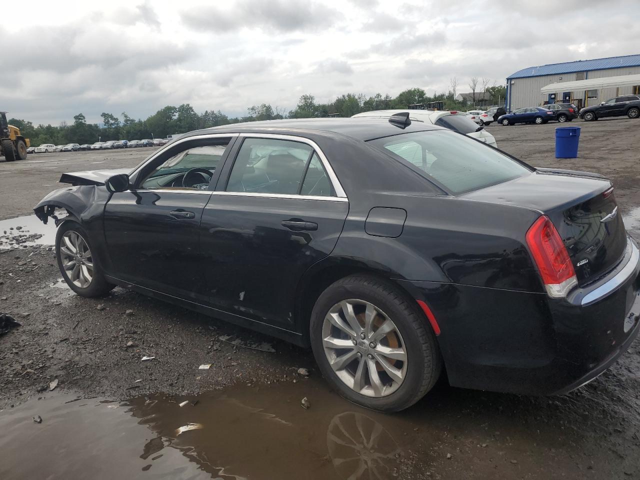 2018 Chrysler 300 Touring - Image 2