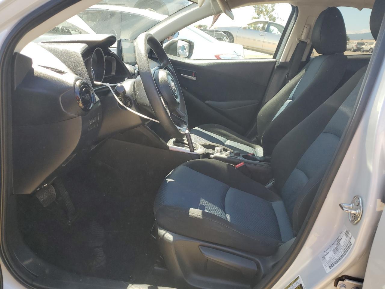 2019 Toyota Yaris L - Фото 7