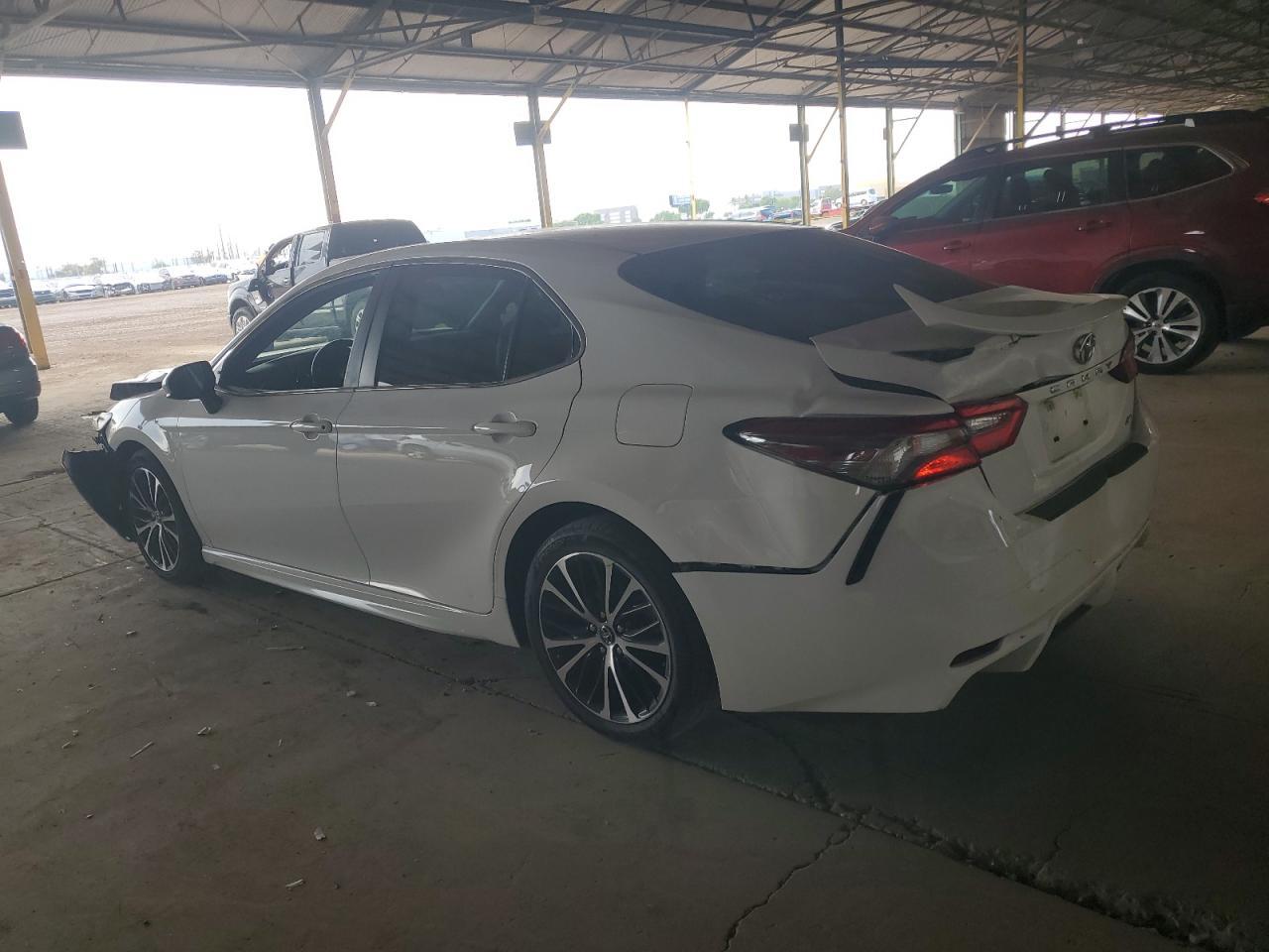 2018 Toyota Camry L - Image 2