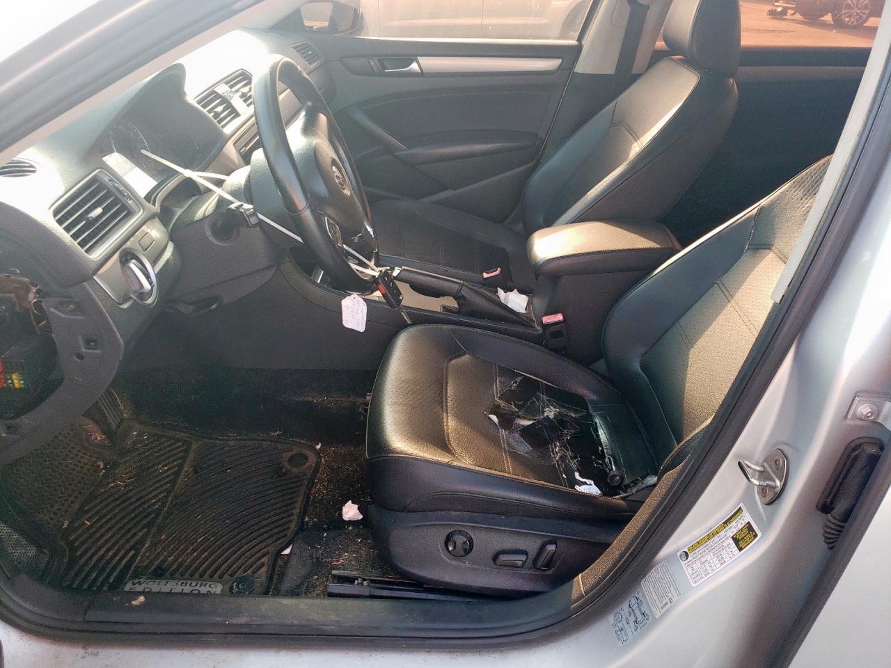 2015 Volkswagen Passat S - Image 7