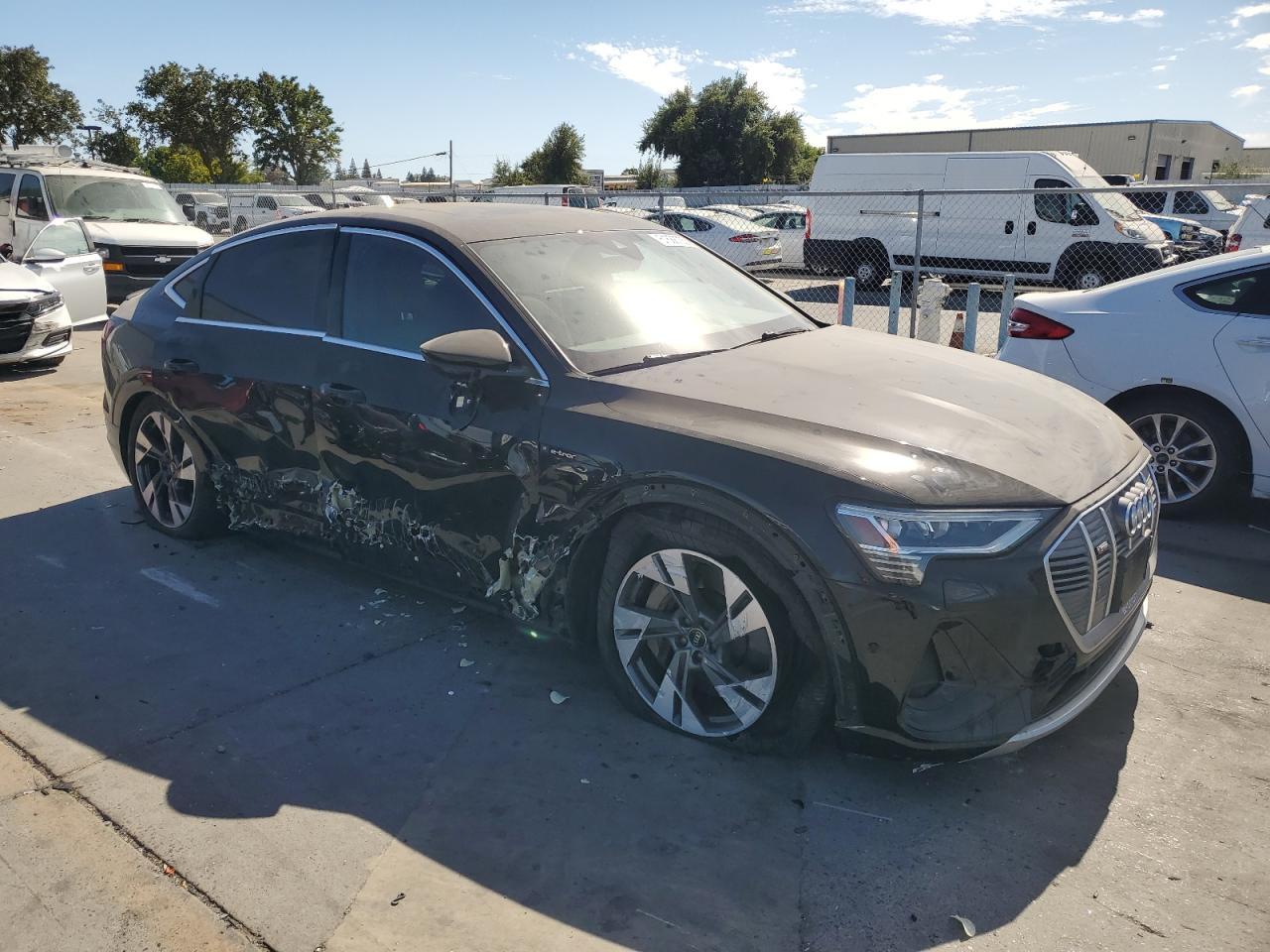 2022 Audi E-Tron Sportback Premium Plus - Фото 4