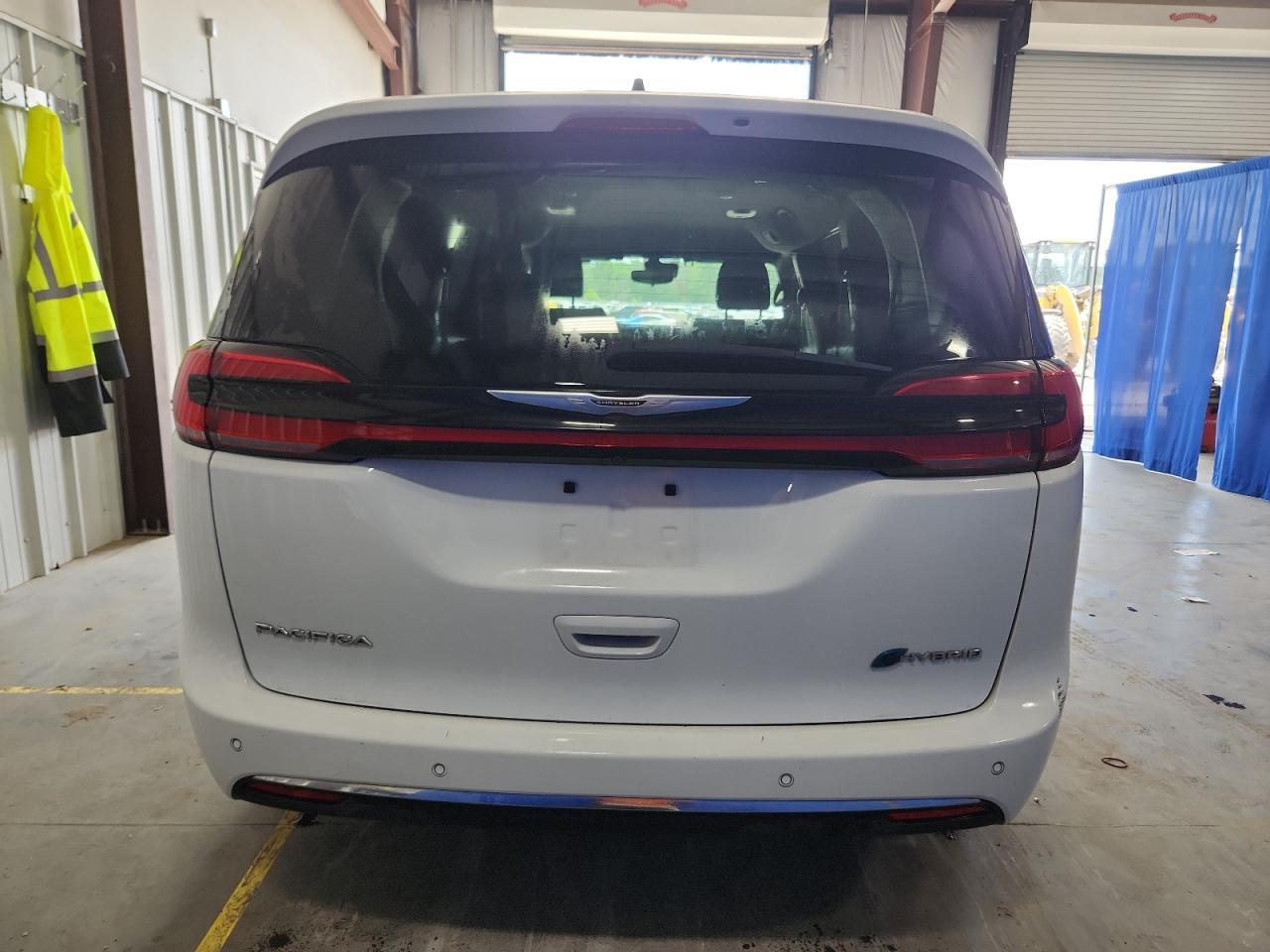 2023 Chrysler Pacifica Hybrid Touring L - Фото 6