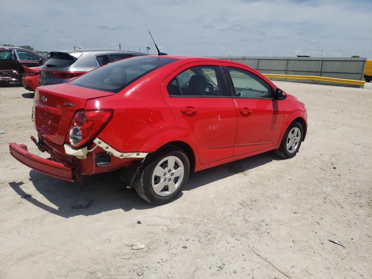 2014 Chevrolet Sonic Ls - Image 3
