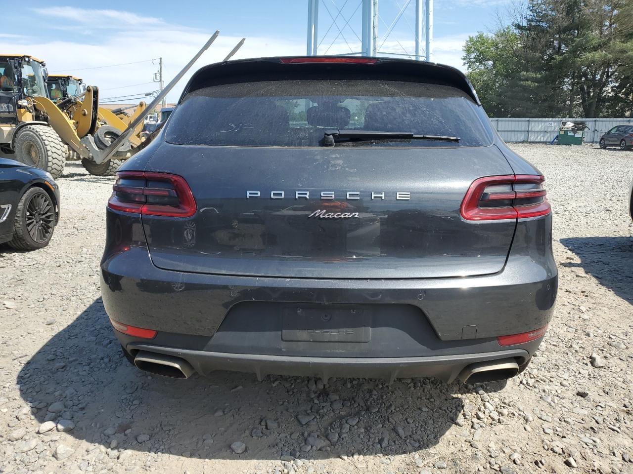 2018 Porsche Macan - Image 6
