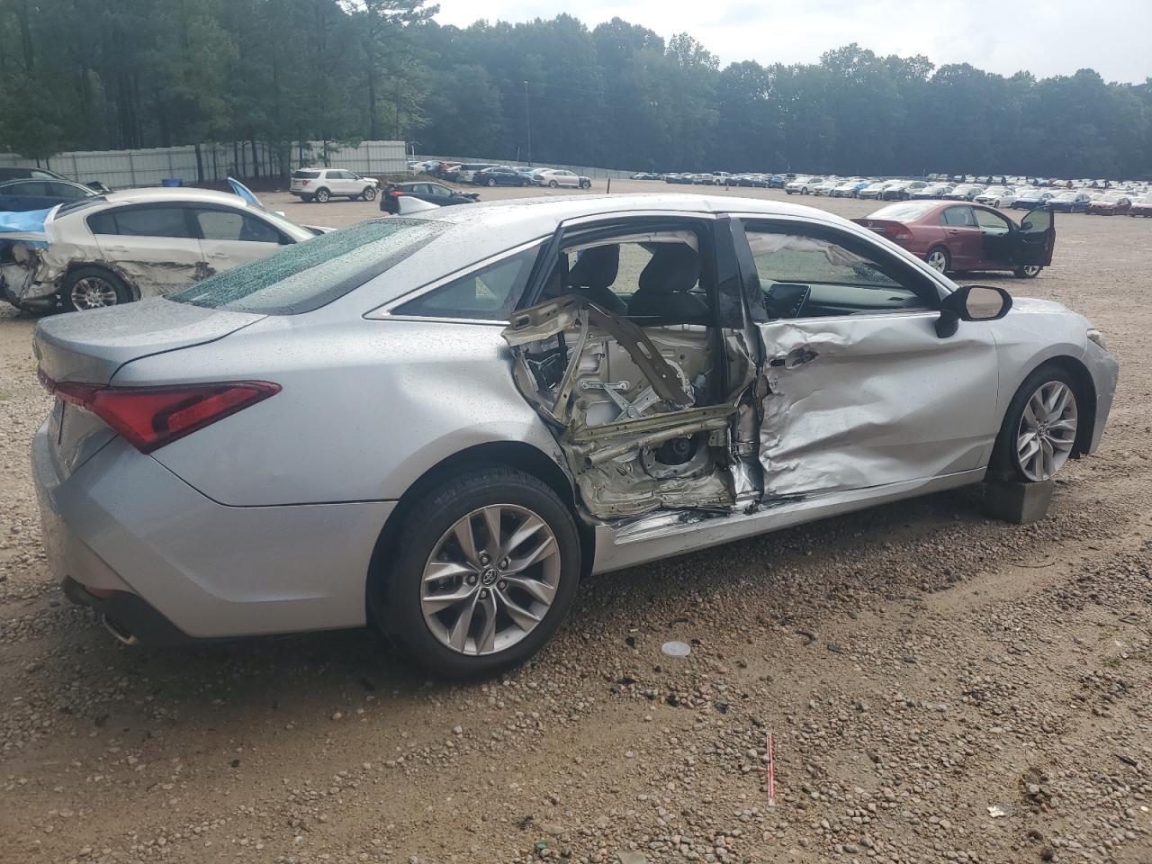 2019 Toyota Avalon Xle - Фото 3