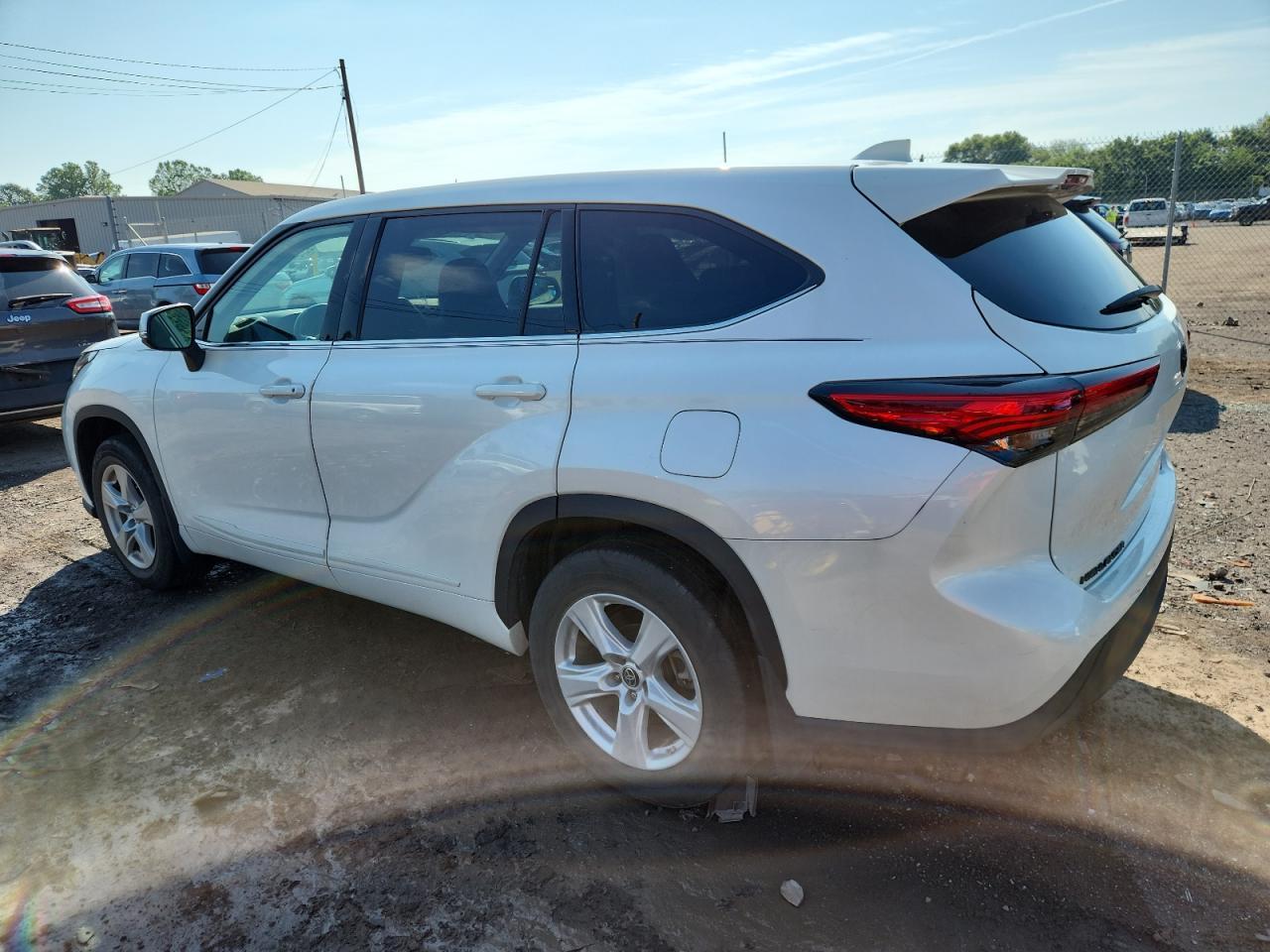 2021 Toyota Highlander L - Фото 2