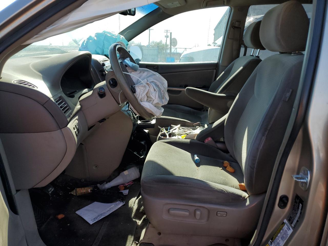 2006 Toyota Sienna Ce - Image 7