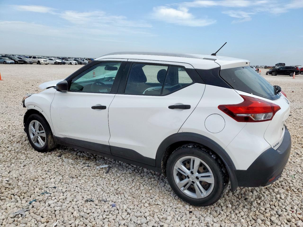 2018 Nissan Kicks S - Фото 2