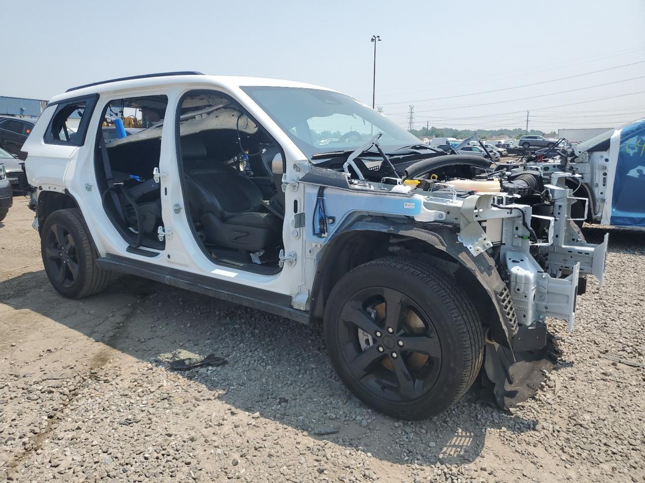 2024 Jeep Grand Cherokee L Laredo - Image 4