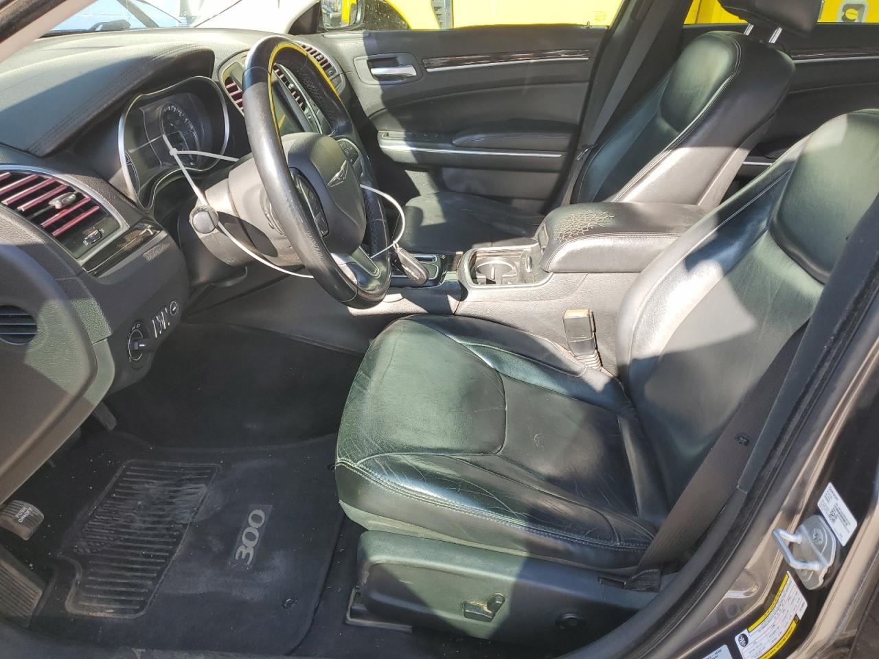 2015 Chrysler 300 Limited - Image 7