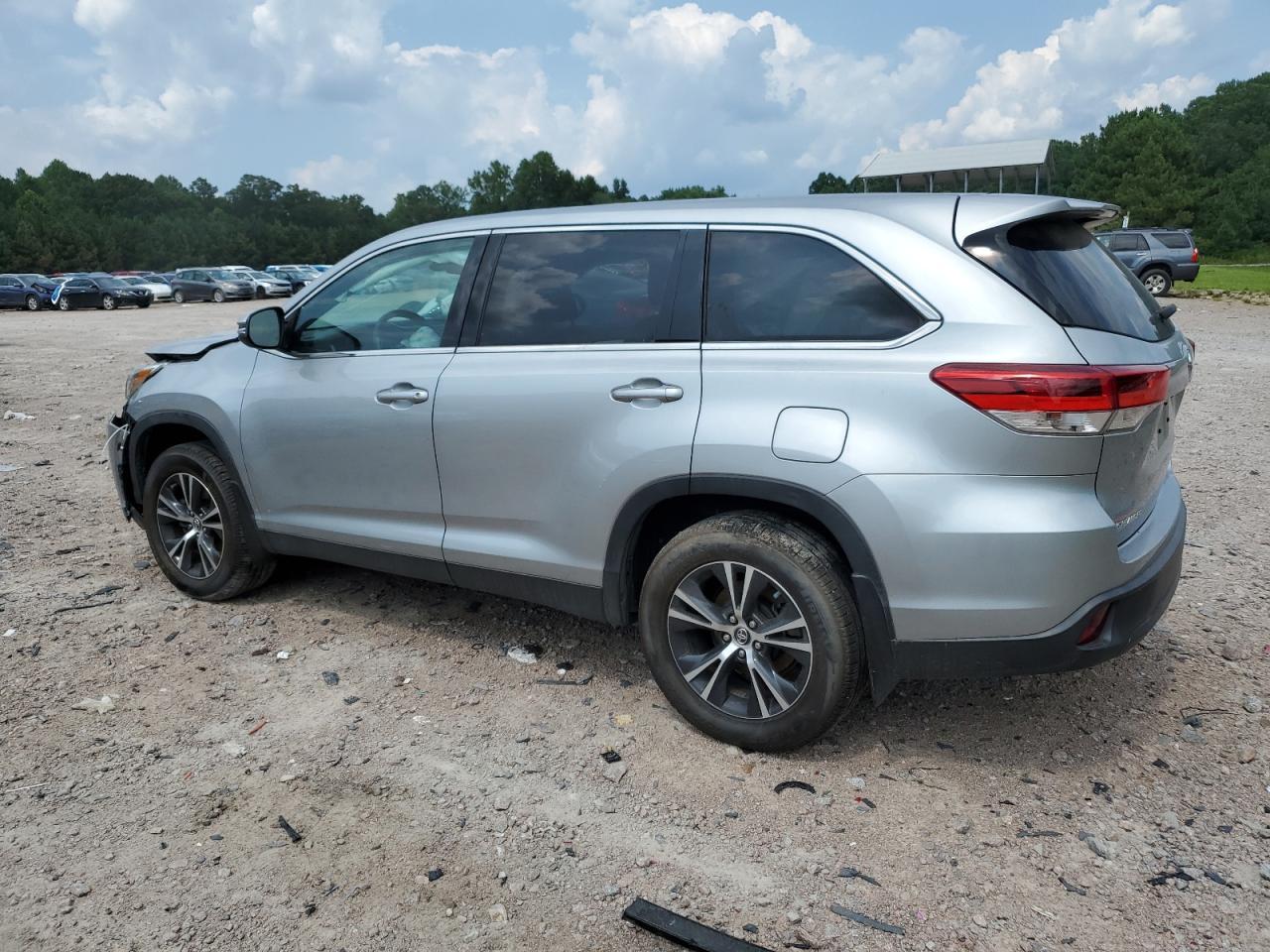 2019 Toyota Highlander Le - Image 2
