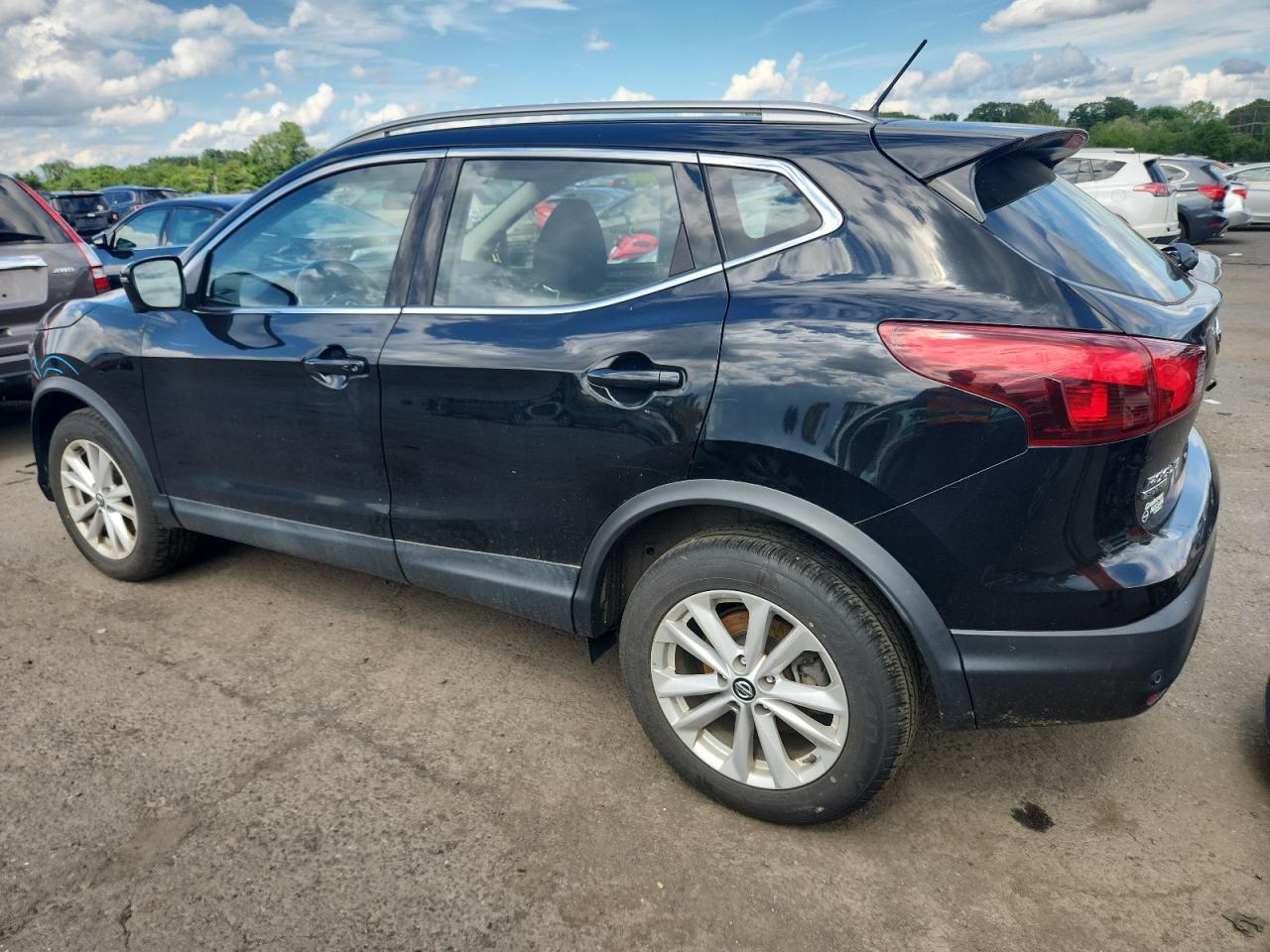 2019 Nissan Rogue Sport S - Фото 2