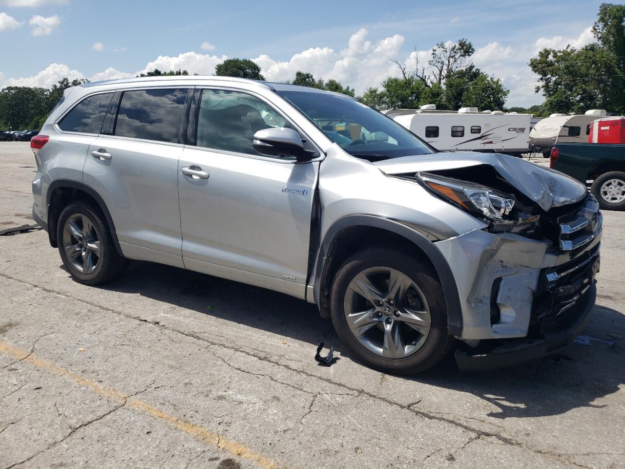 2018 Toyota Highlander Hybrid Limited - Image 4