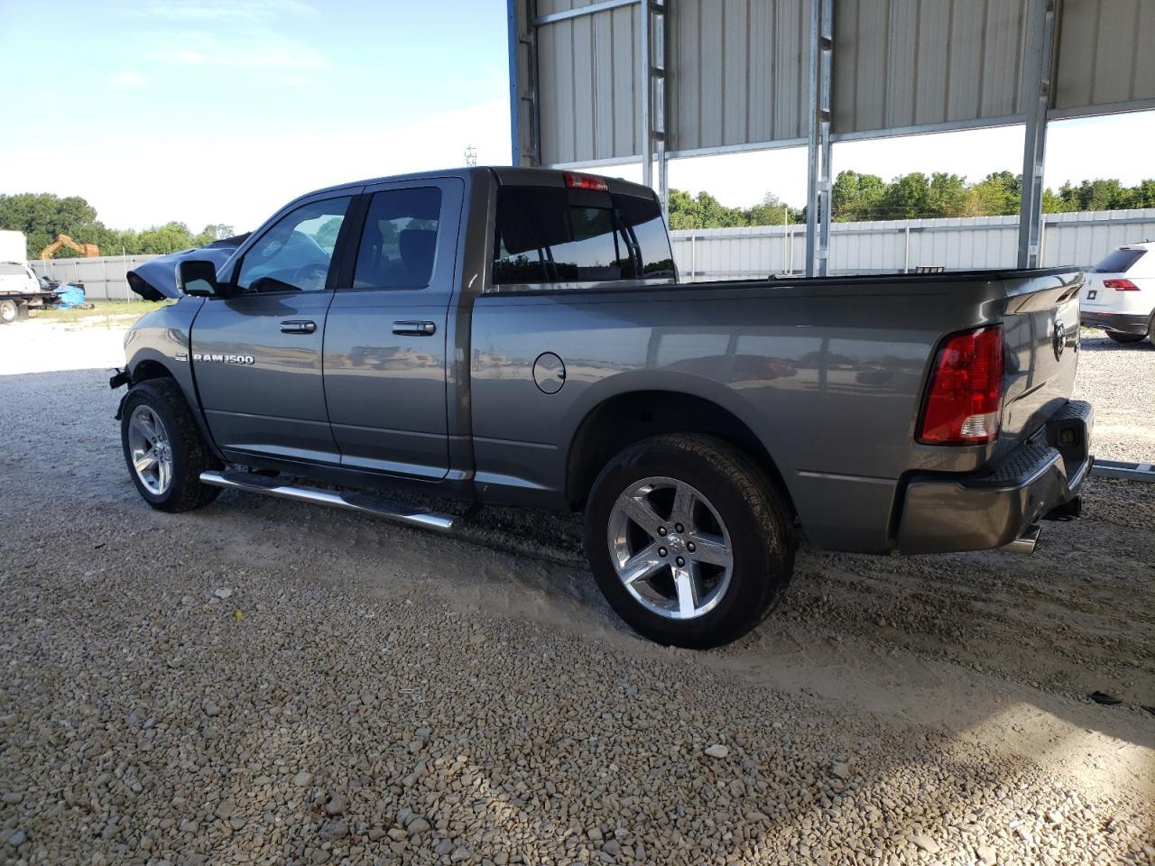 2011 Dodge Ram 1500 - Фото 2