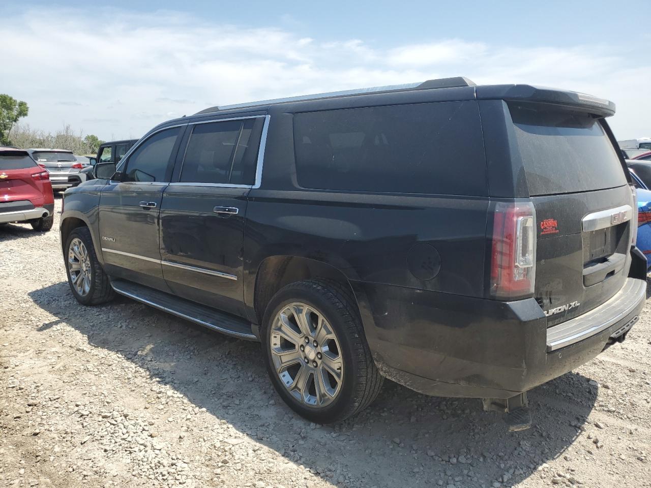2016 GMC Yukon Xl Denali - Image 2
