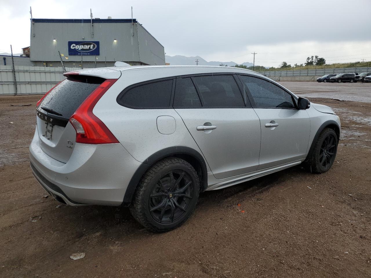 2016 Volvo V60 Cross Country Premier - Фото 3