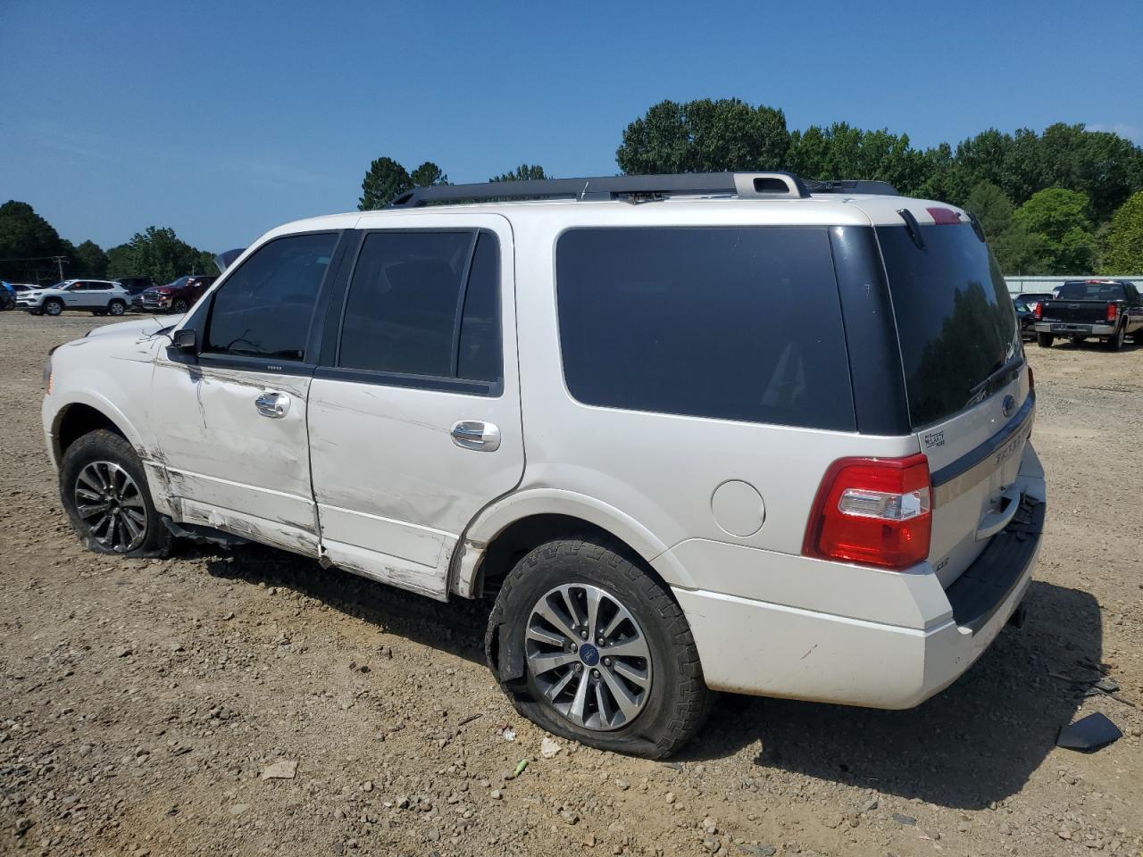 2017 Ford Expedition Xlt - Image 2