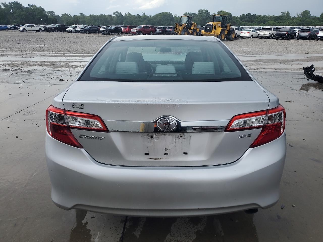 2013 Toyota Camry L - Фото 6