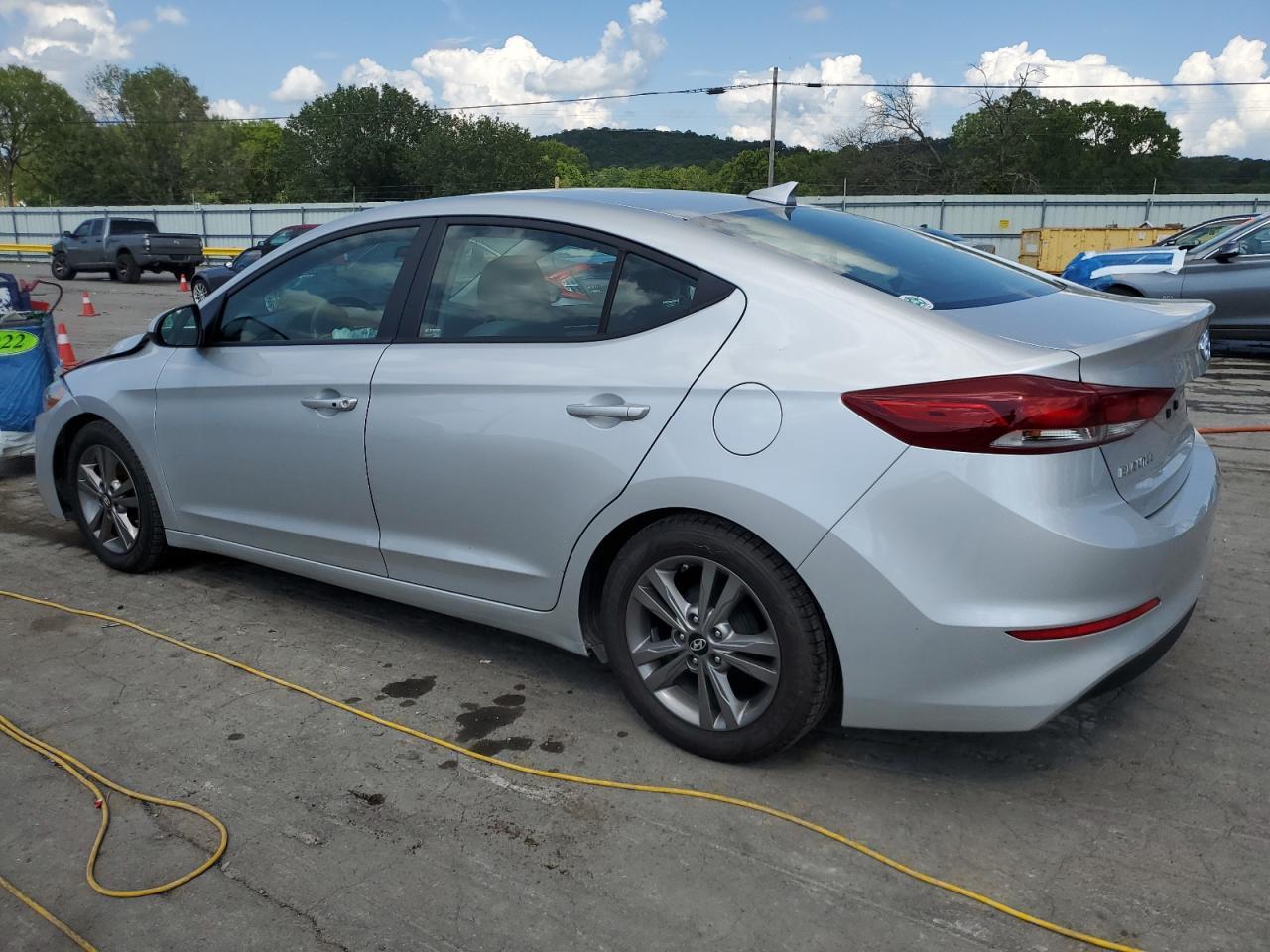 2017 Hyundai Elantra Se - Image 2