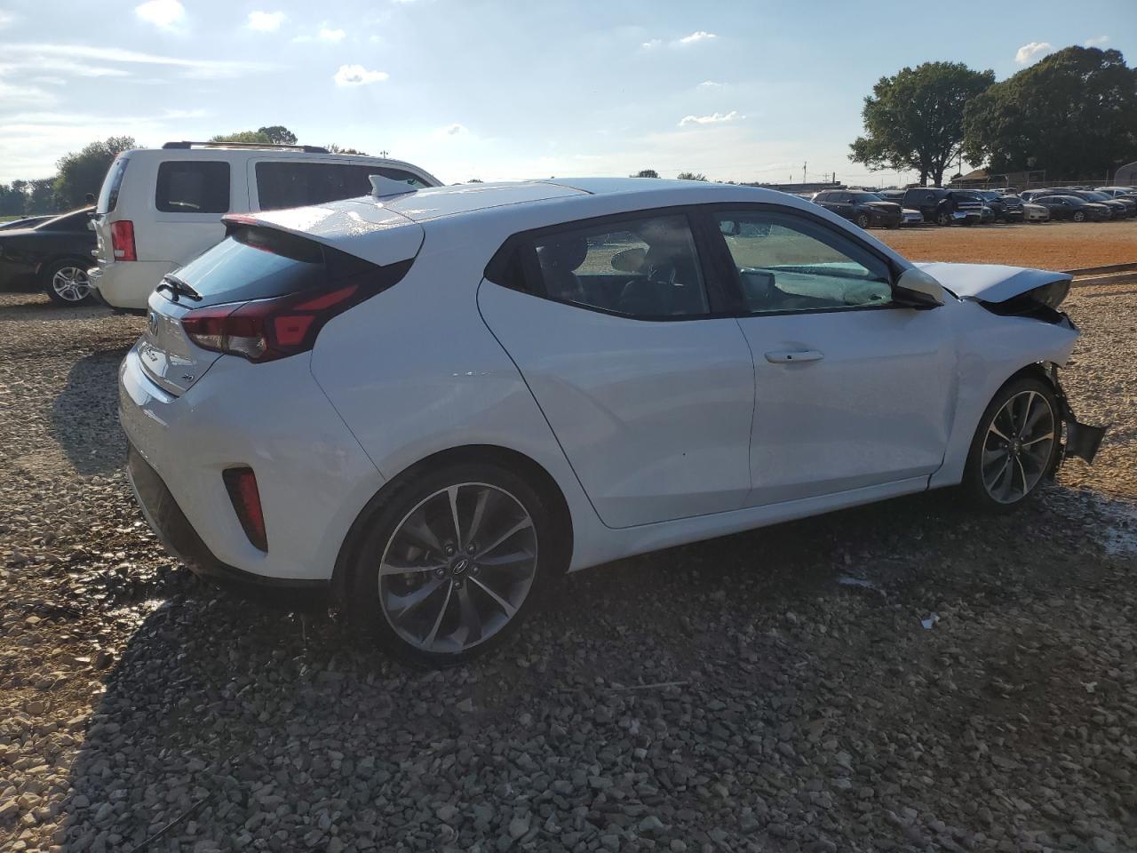 2019 Hyundai Veloster 2.0L Premium - Image 3