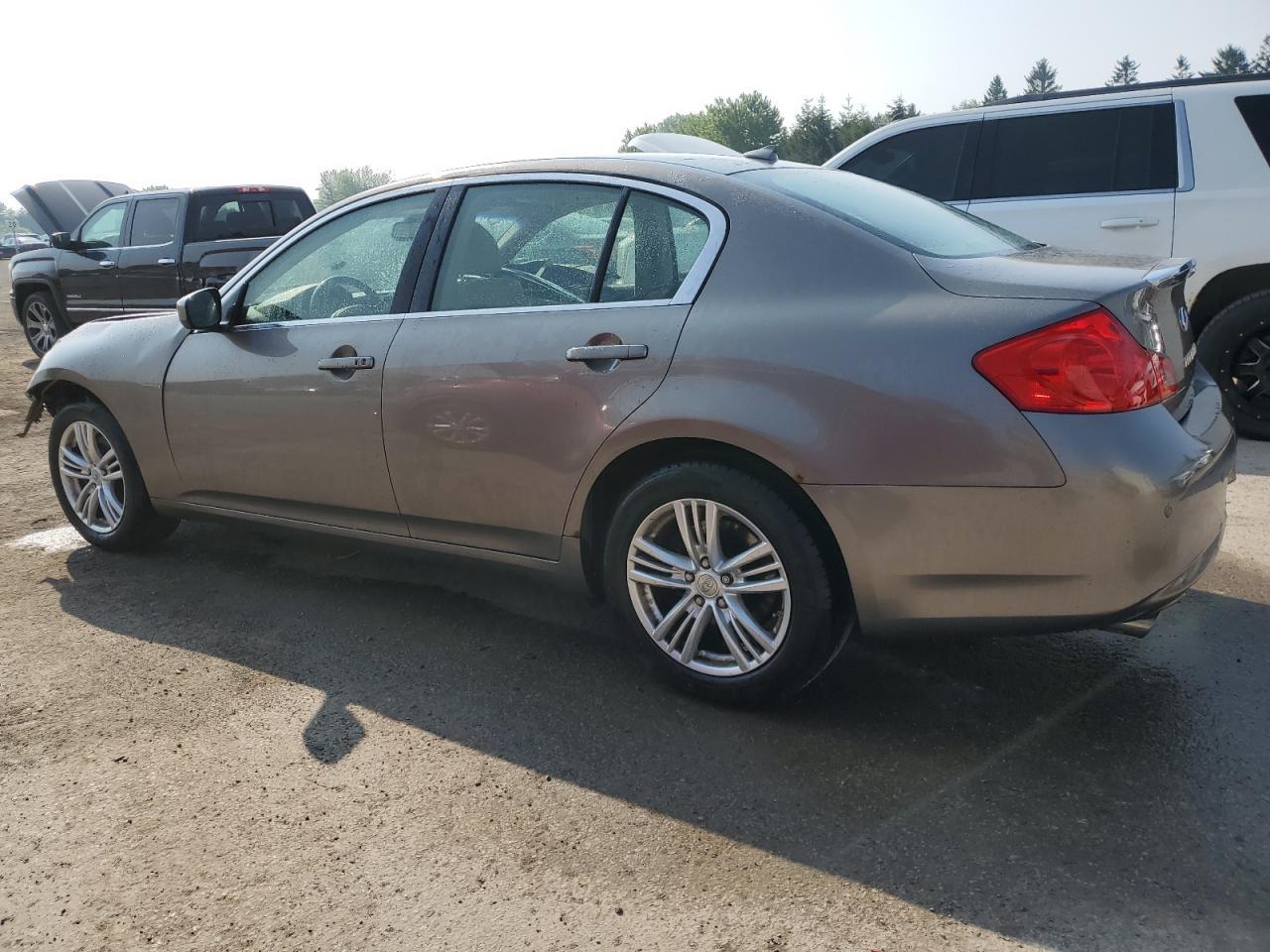 2010 Infiniti G37 - Фото 2