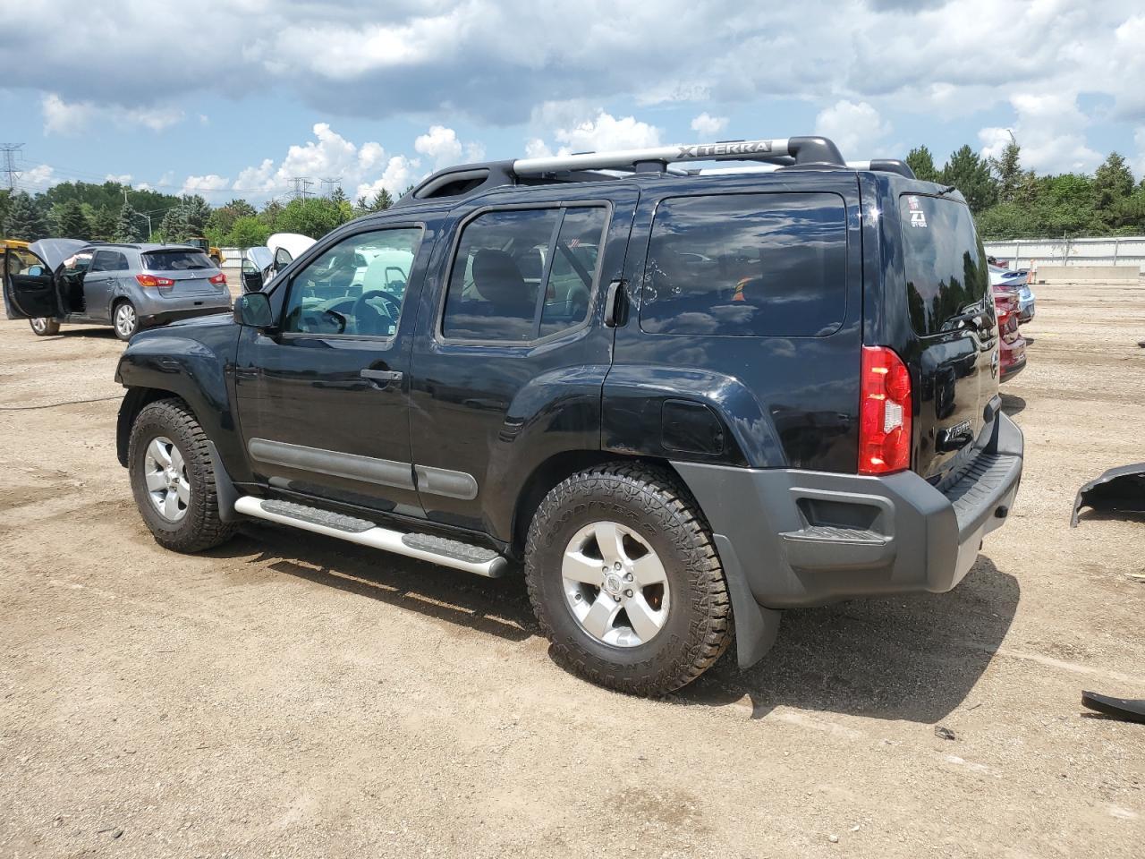2011 Nissan Xterra Off Road - Фото 2