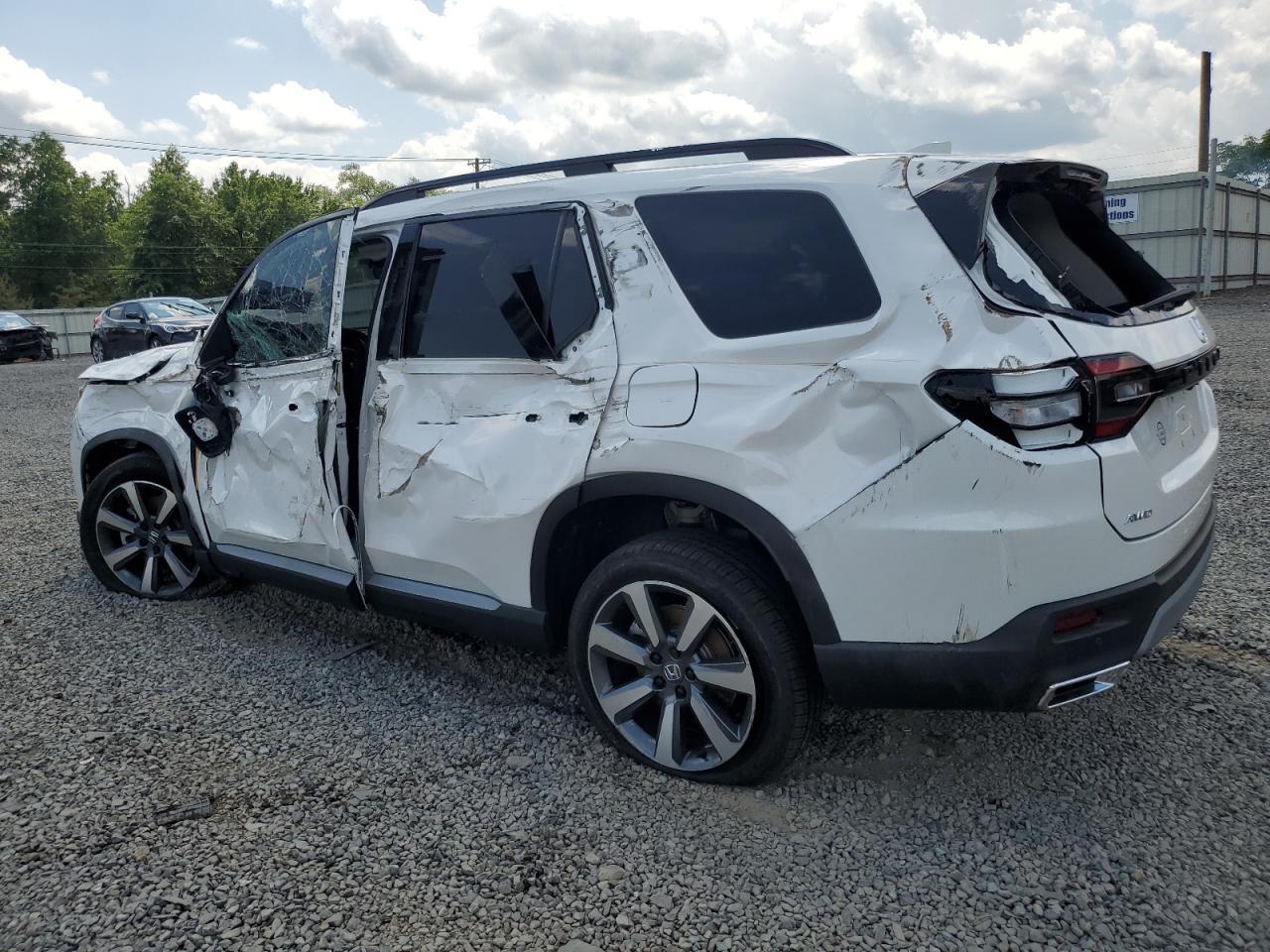 2025 Honda Pilot Elite - Image 2