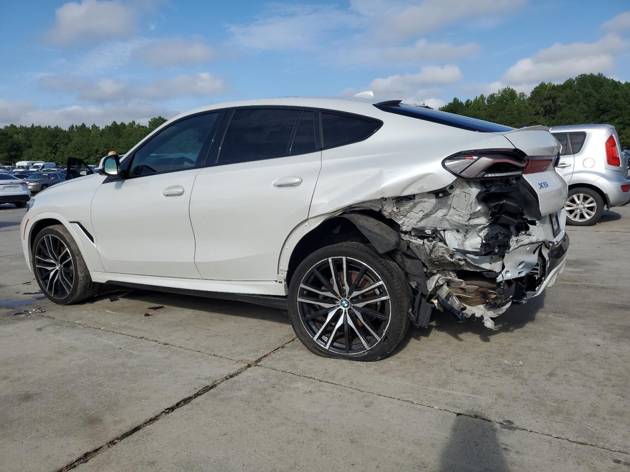 2022 BMW X6 xDrive40I - Image 2