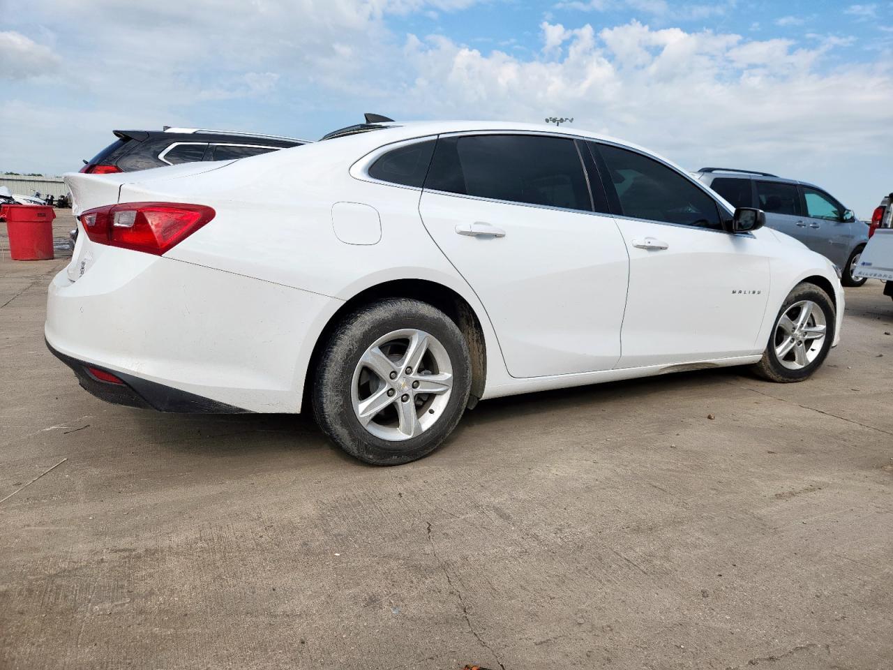 2021 Chevrolet Malibu Ls - Фото 3