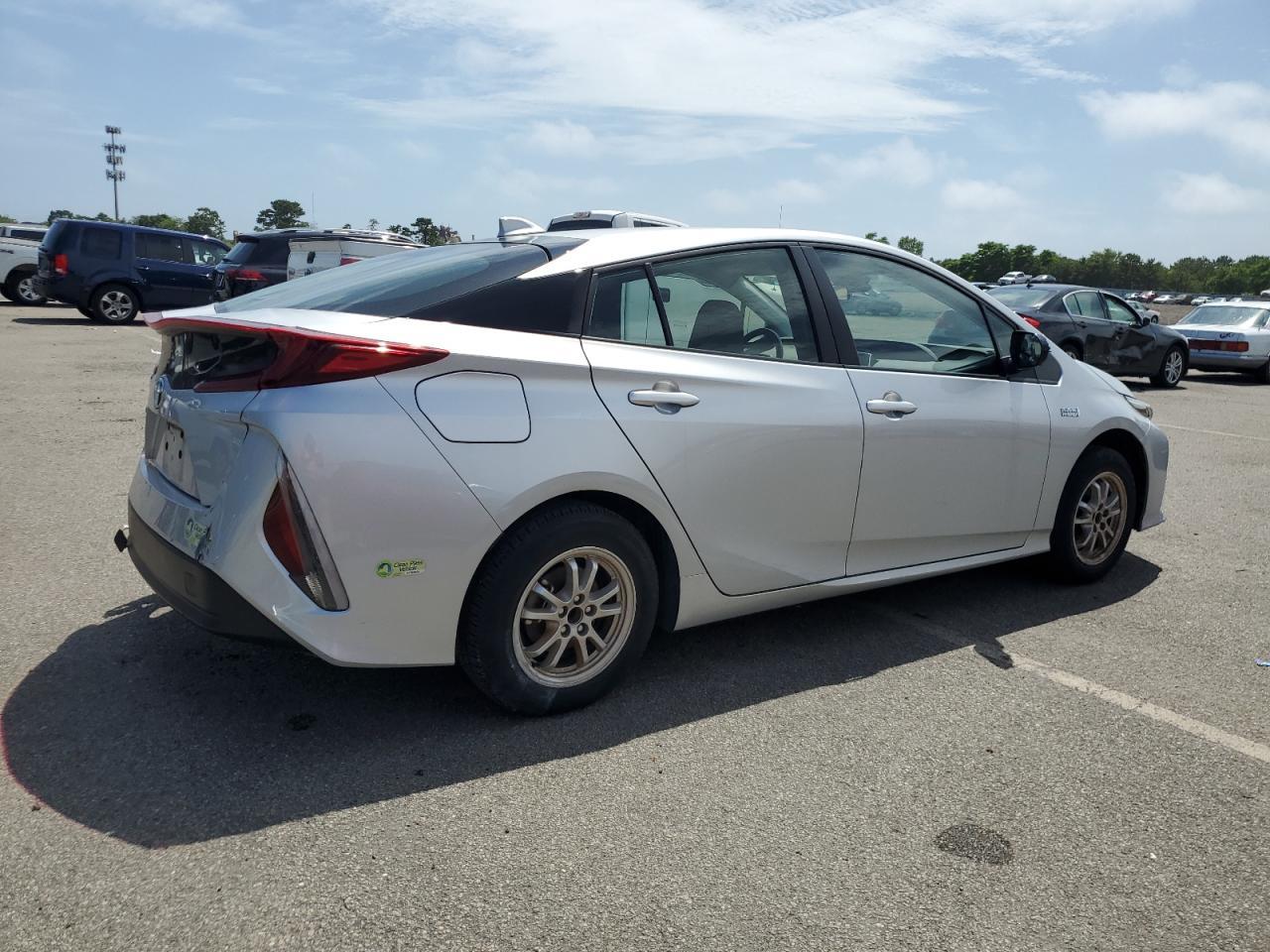 2022 Toyota Prius Prime Le - Фото 3