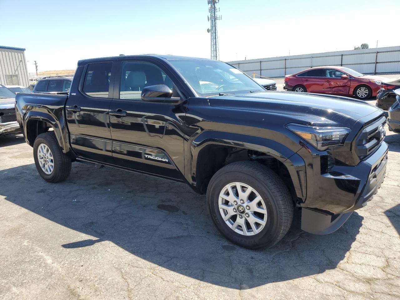 2024 Toyota Tacoma Double Cab - Image 4