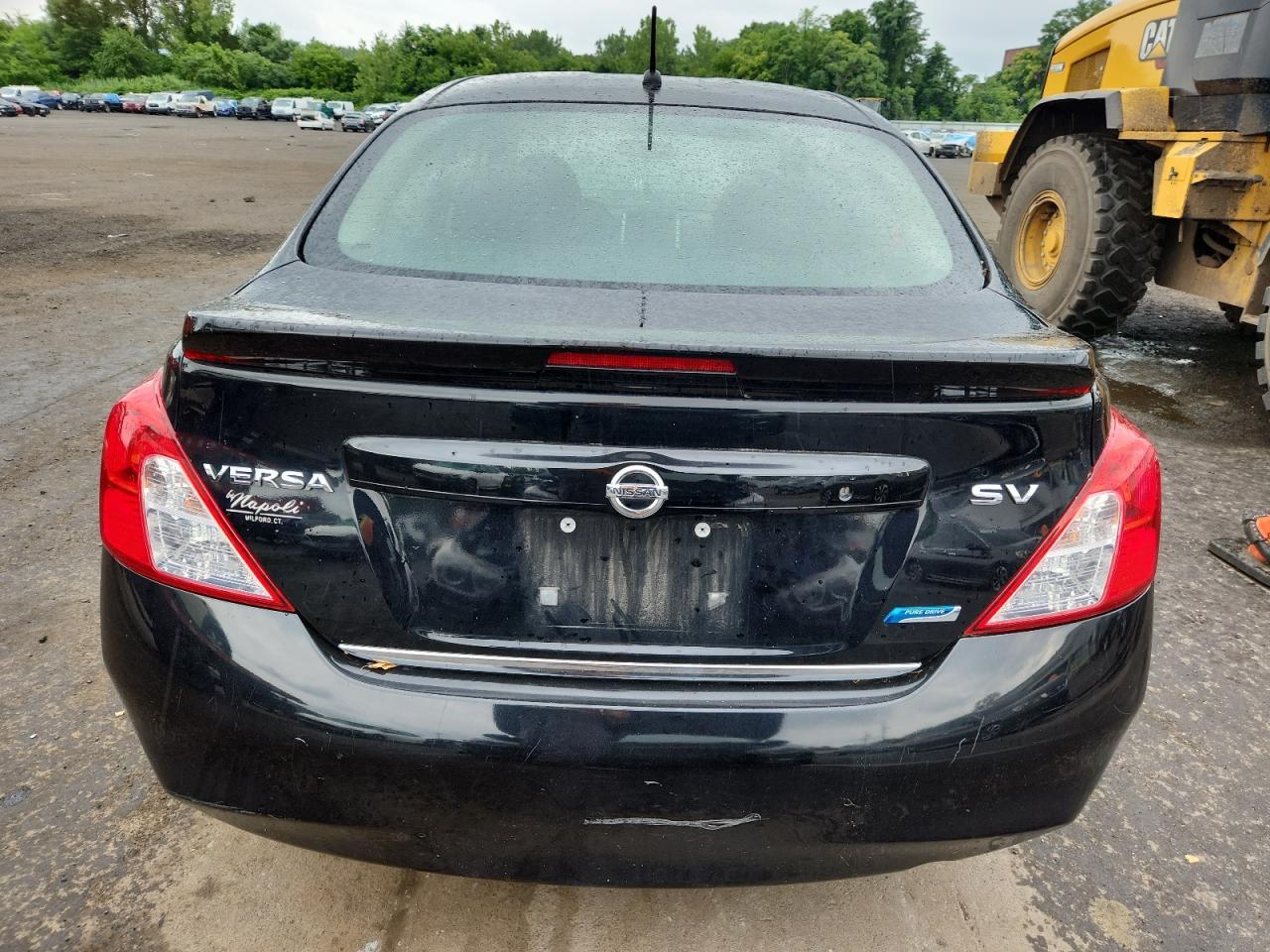 2014 Nissan Versa S - Фото 6