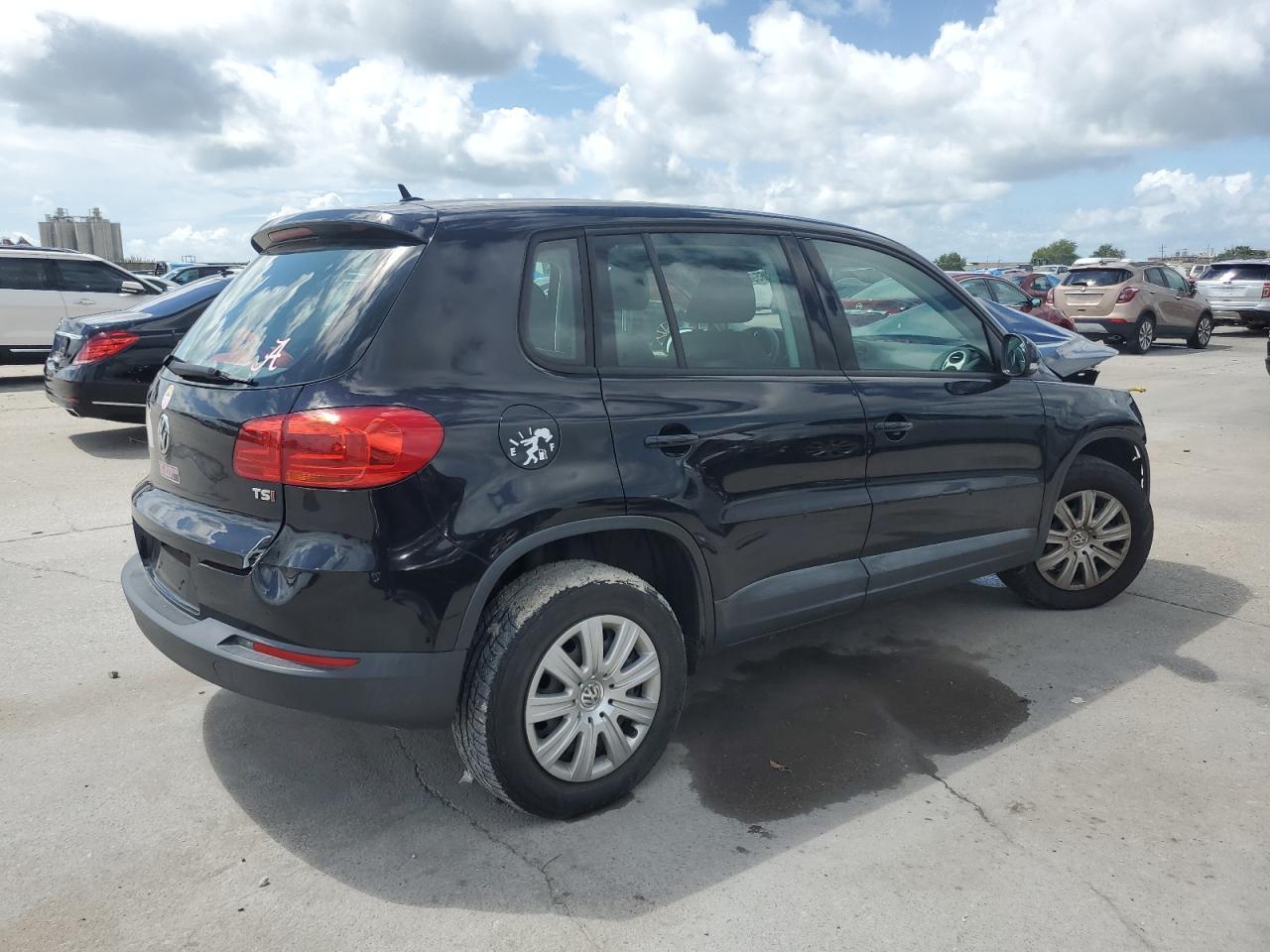 2018 Volkswagen Tiguan Limited - Image 3