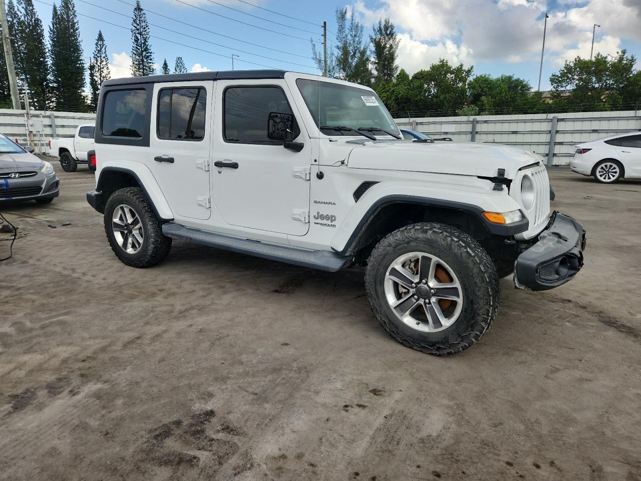 2019 Jeep Wrangler Unlimited Sahara - Image 4