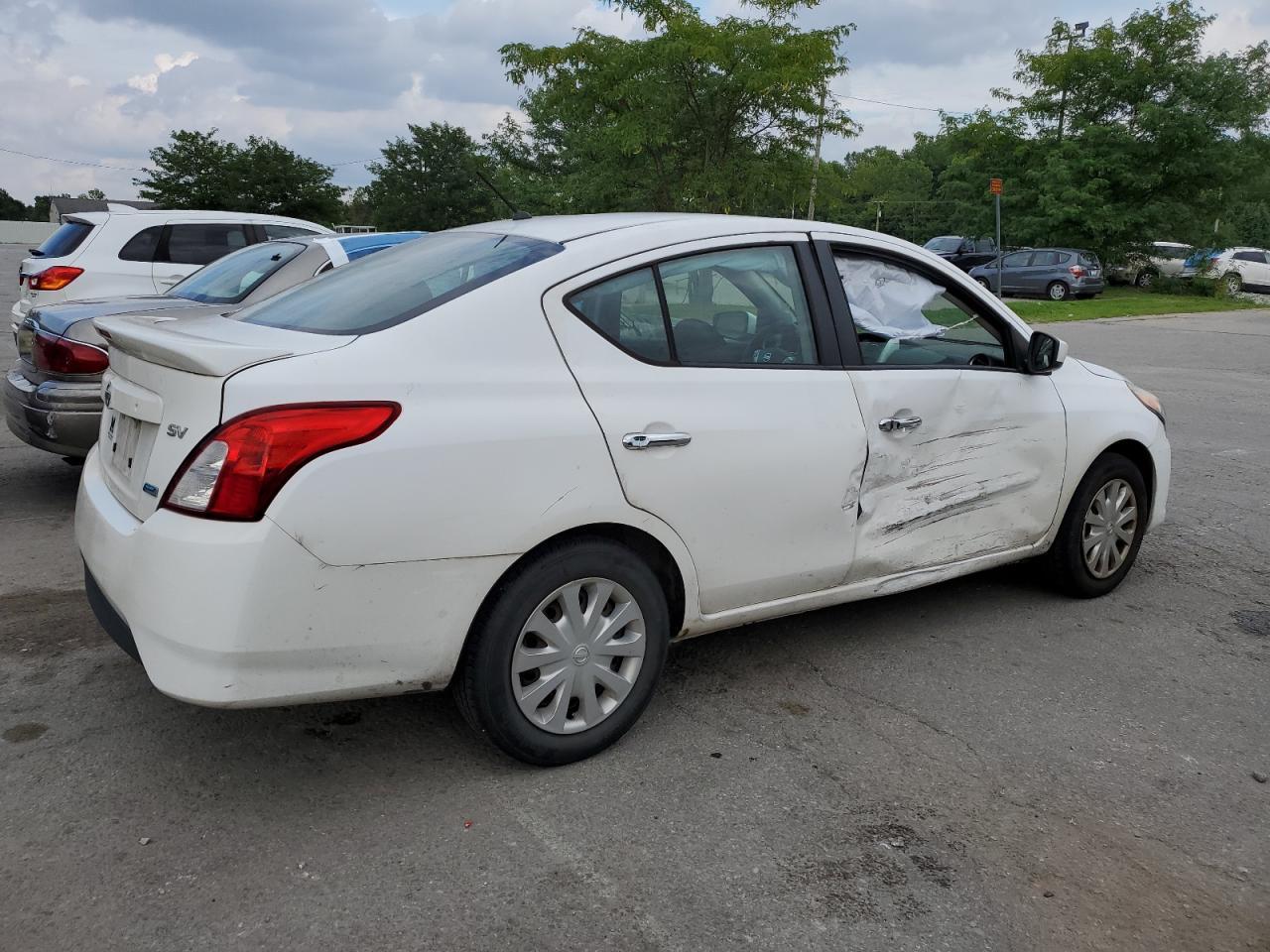 2016 Nissan Versa S - Image 3
