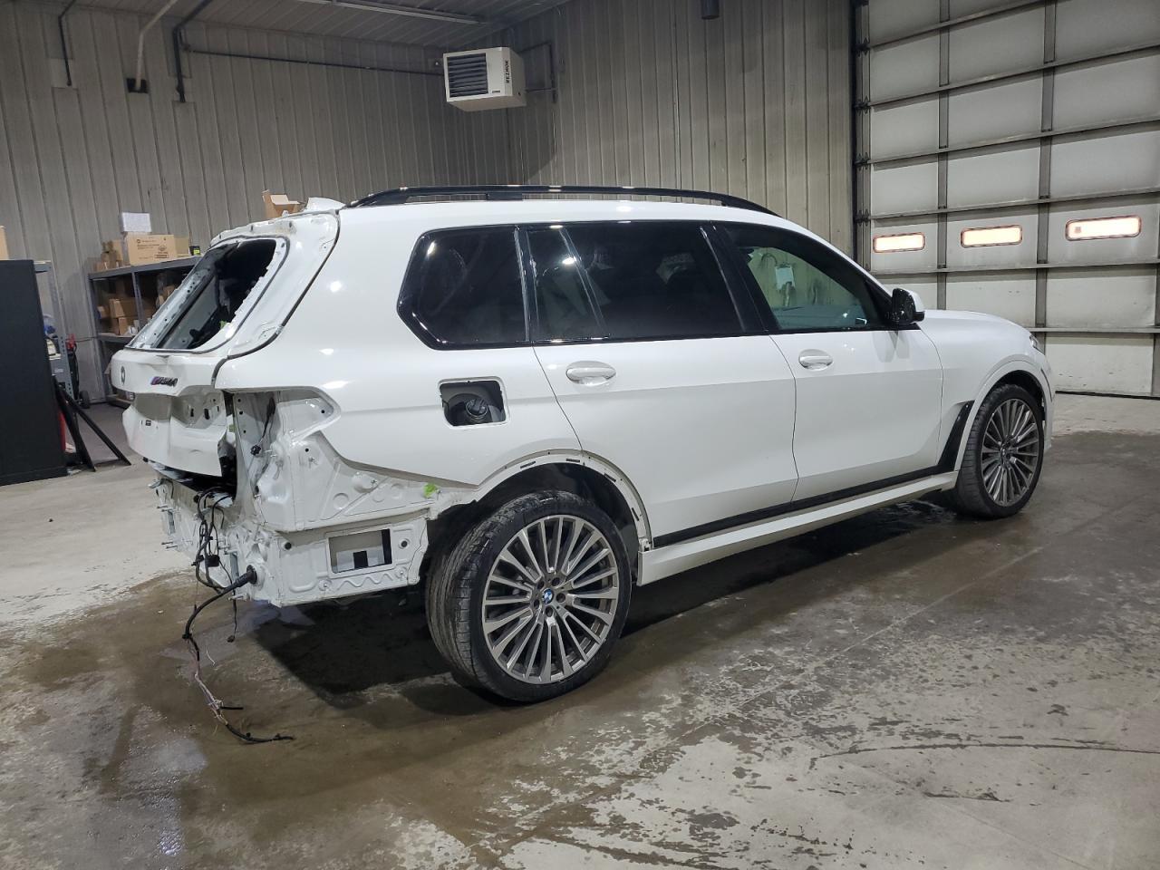 2021 BMW X7 M50I - Фото 3