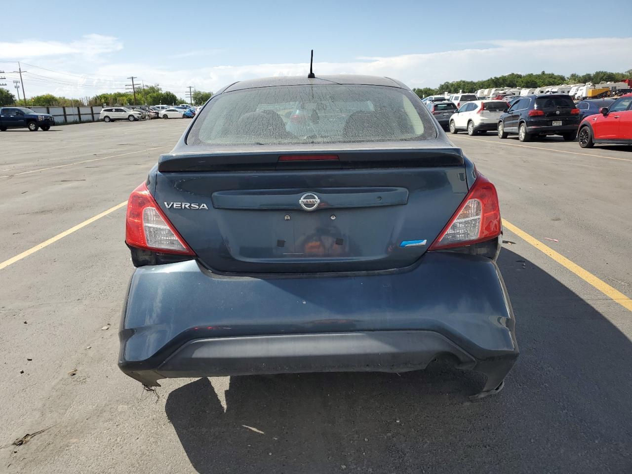 2015 Nissan Versa S - Фото 6