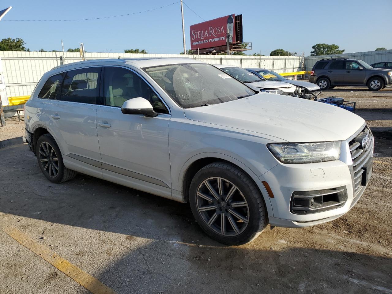 2017 Audi Q7 Premium Plus - Image 4