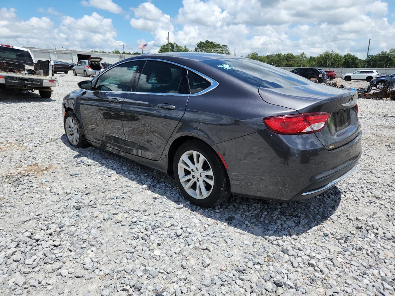 2015 Chrysler 200 Limited - Фото 2
