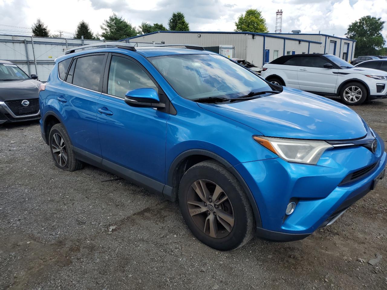 2017 Toyota Rav4 Xle - Image 4
