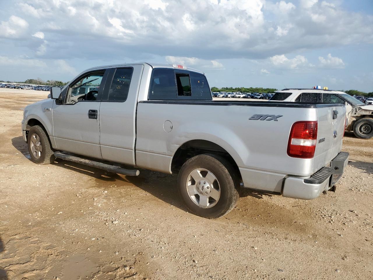 2005 Ford F150 - Image 2
